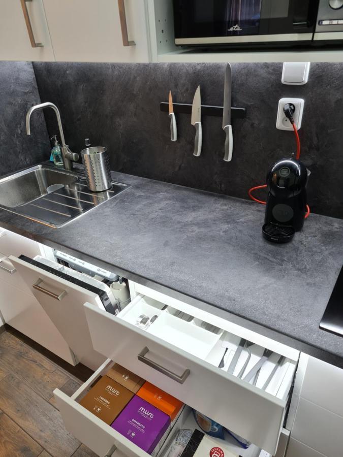 Apartamento Světlý Prostorný Byt V Karlíně